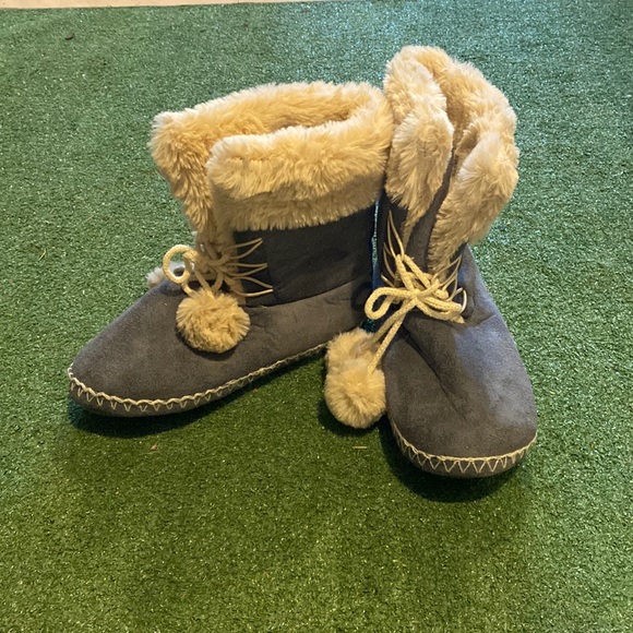 Boot Slippers - Picture 1 of 5
